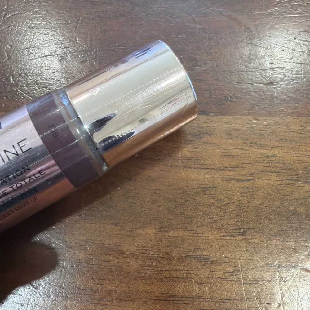 Makeup Revolution London Conceal & Define Full Coverage Foundation F18 .8floz